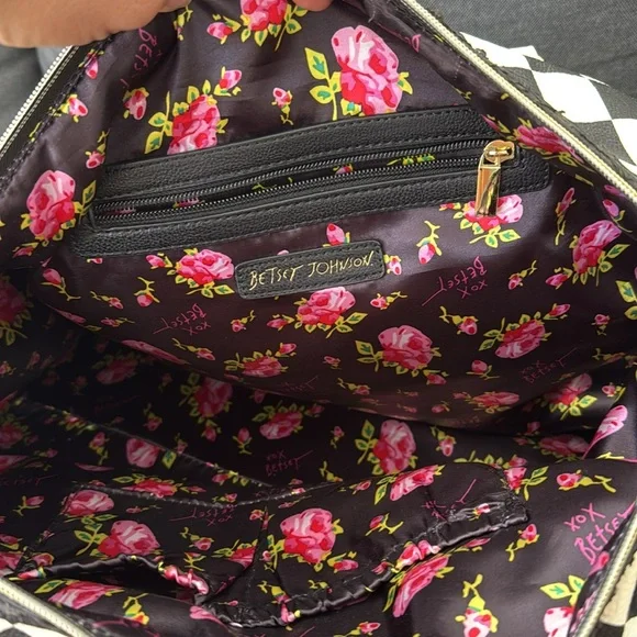 Betsey Johnson Weekender Bow Duffel Bag - Picture 10 of 14